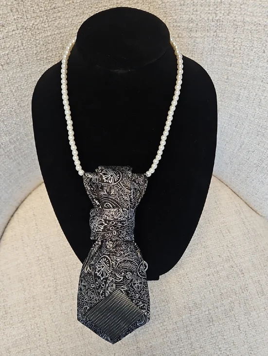 Black & Silver Necktie Necklace w/ Rhinestones & Pearl Accents & a Butterfly Pin - Picture 6 of 8